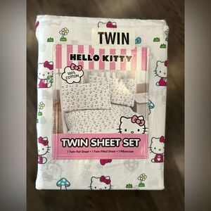 Hello Kitty Twin sheet set NWT
